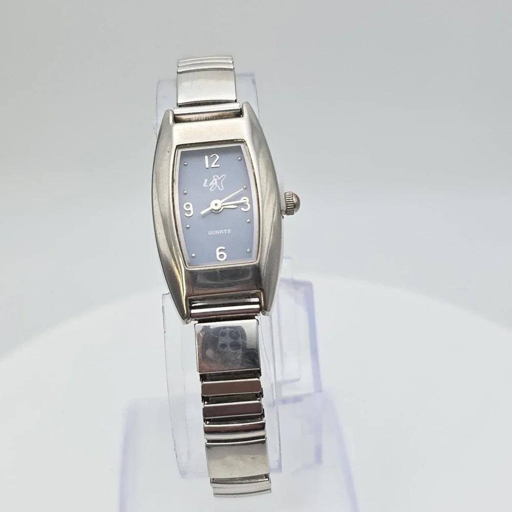 Vtg LAX Ladies Watch Navy Blue Dial Silver Tone New Battery 7